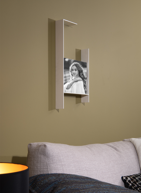 Luneaux - Picture frame as Urn